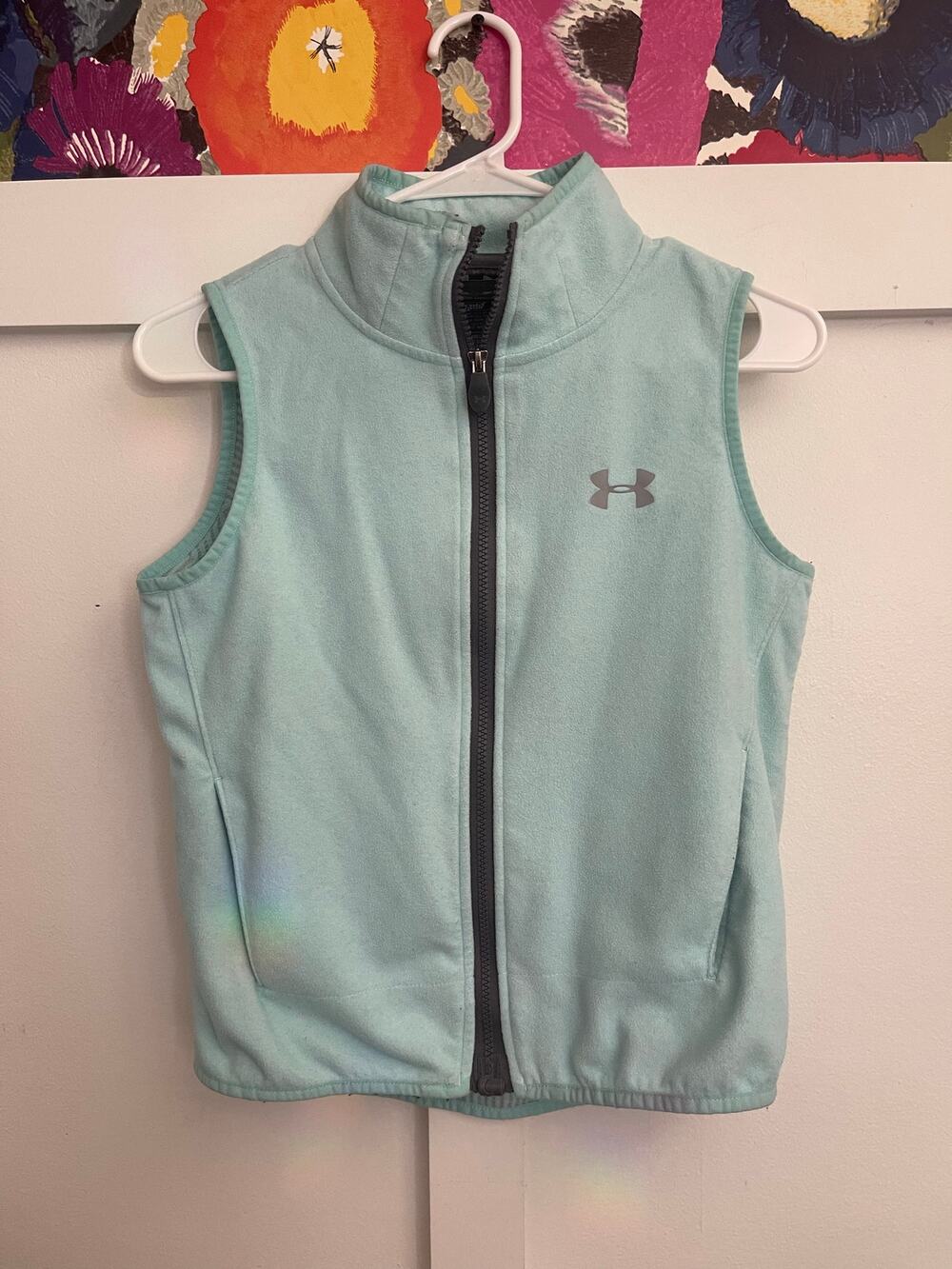 Under Armour girls xl vest